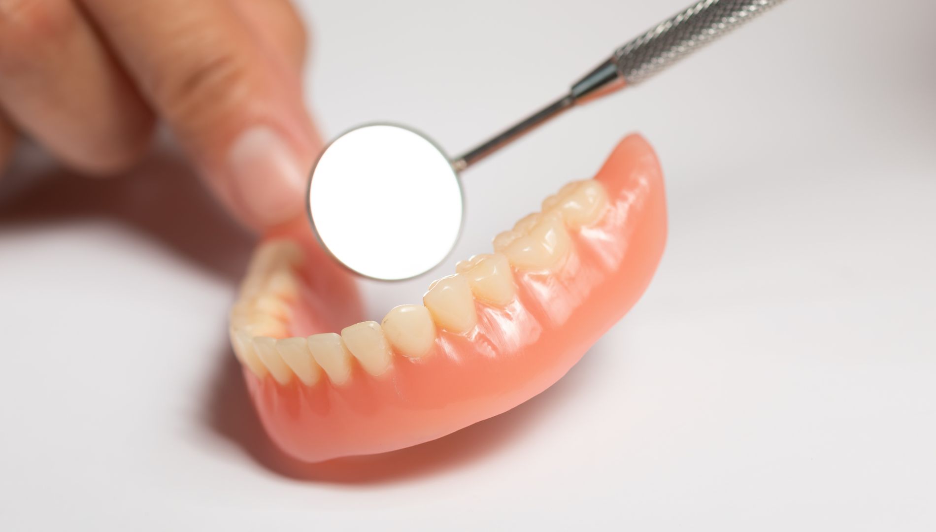 Koliko često treba mijenjati zubnu protezu?